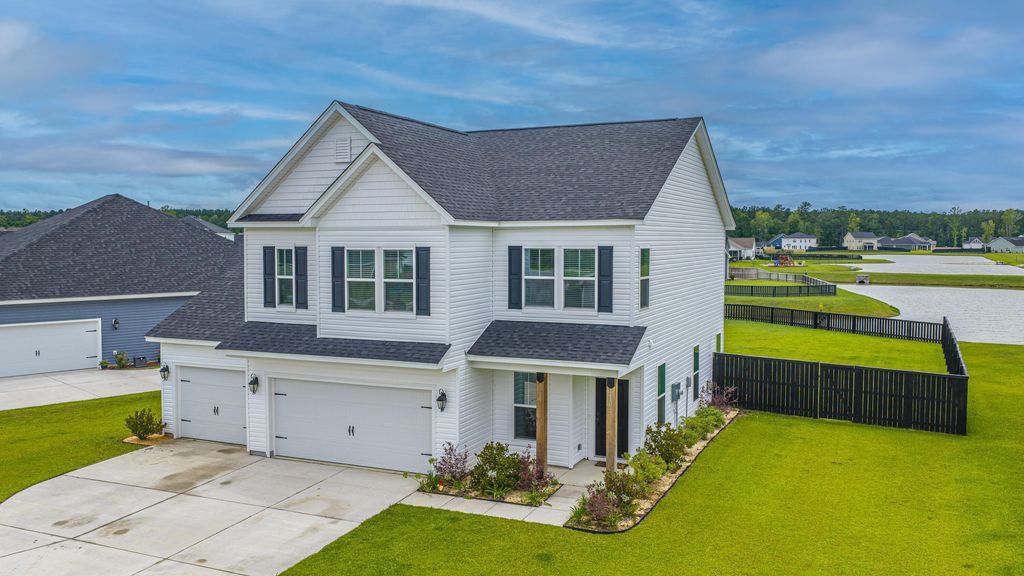 Photo of 134 Darby Meadow Lane, Ridgeville, SC 29472 (MLS # 26018018)