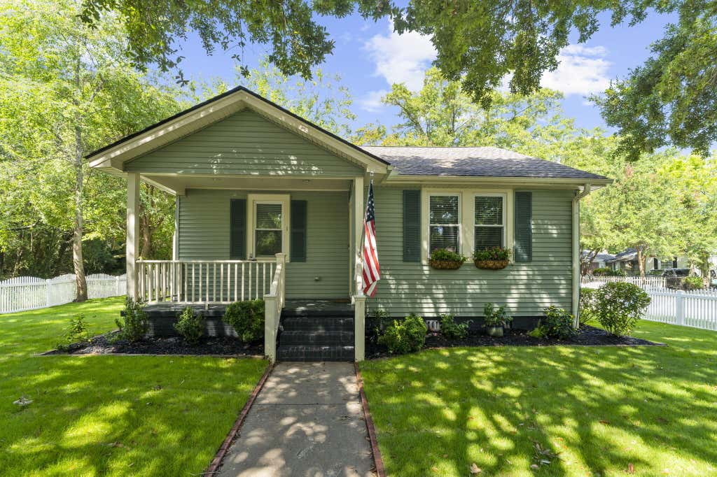 Photo of 1 10th Avenue, Charleston, SC 29403 (MLS # 26020522)