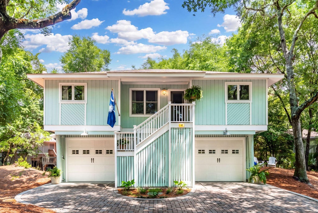 Photo of 42 Twin Oaks Lane, Isle of Palms, SC 29451 (MLS # 26022539)