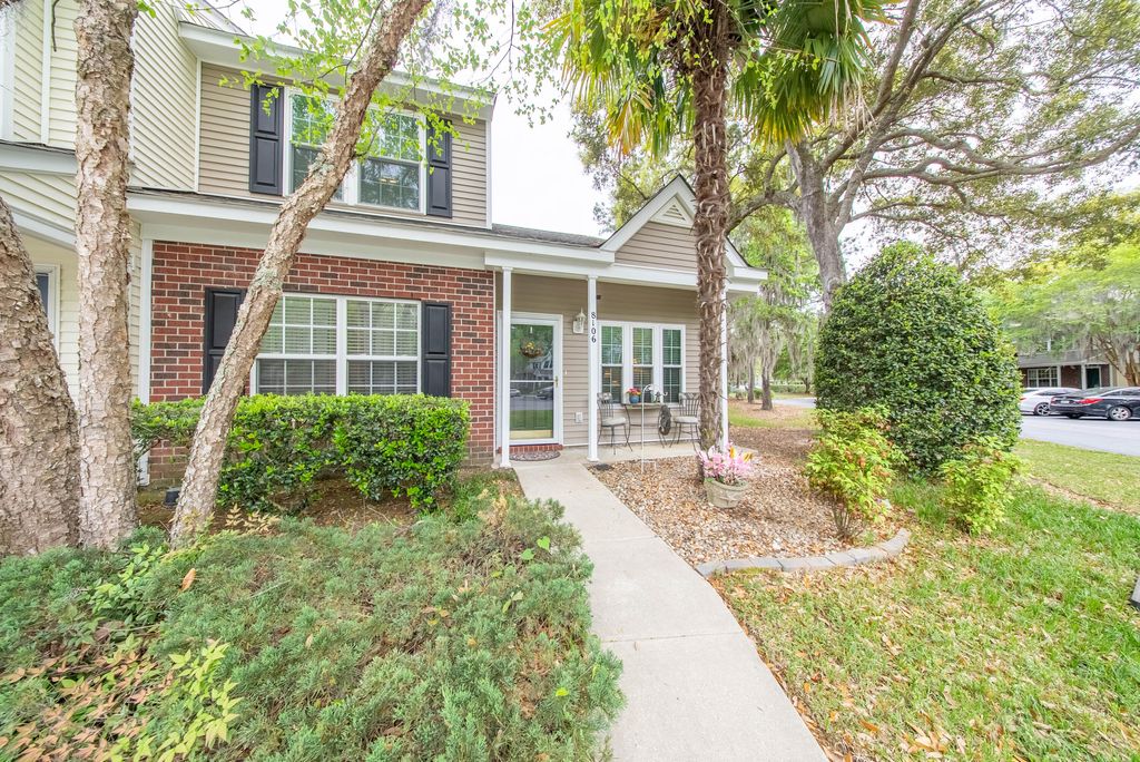 Photo of 8106 Shadow Oak Drive, North Charleston, SC 29406 (MLS # 26009812)