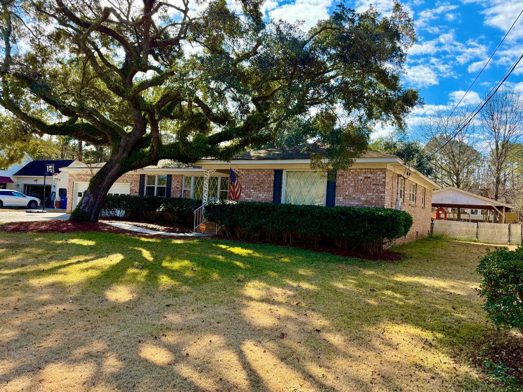 Photo of 2907 Limestone Boulevard, Charleston, SC 29414 (MLS # 26000752)