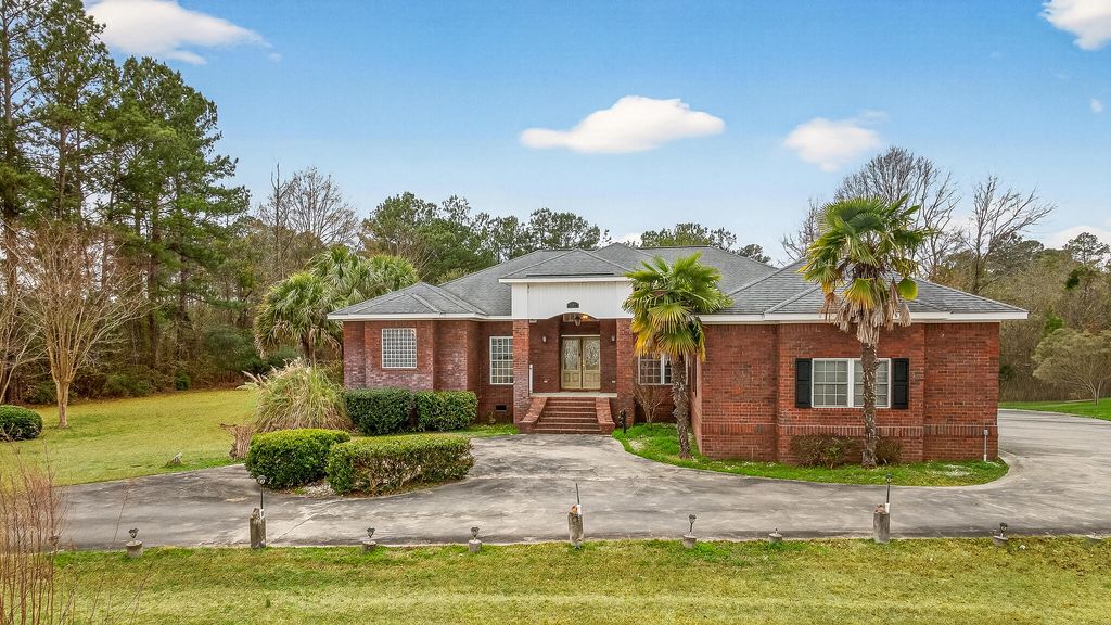 Photo of 161 Davis Terrace, Saint George, SC 29477 (MLS # 26005019)