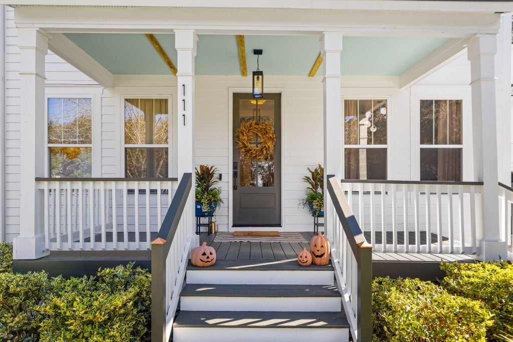 Photo of 111 Brady Street, Charleston, SC 29492 (MLS # 26029391)