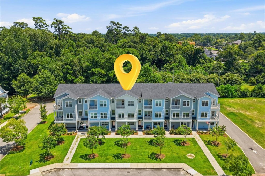 Photo of 639 N Laurel Street, Summerville, SC 29483 (MLS # 26020973)