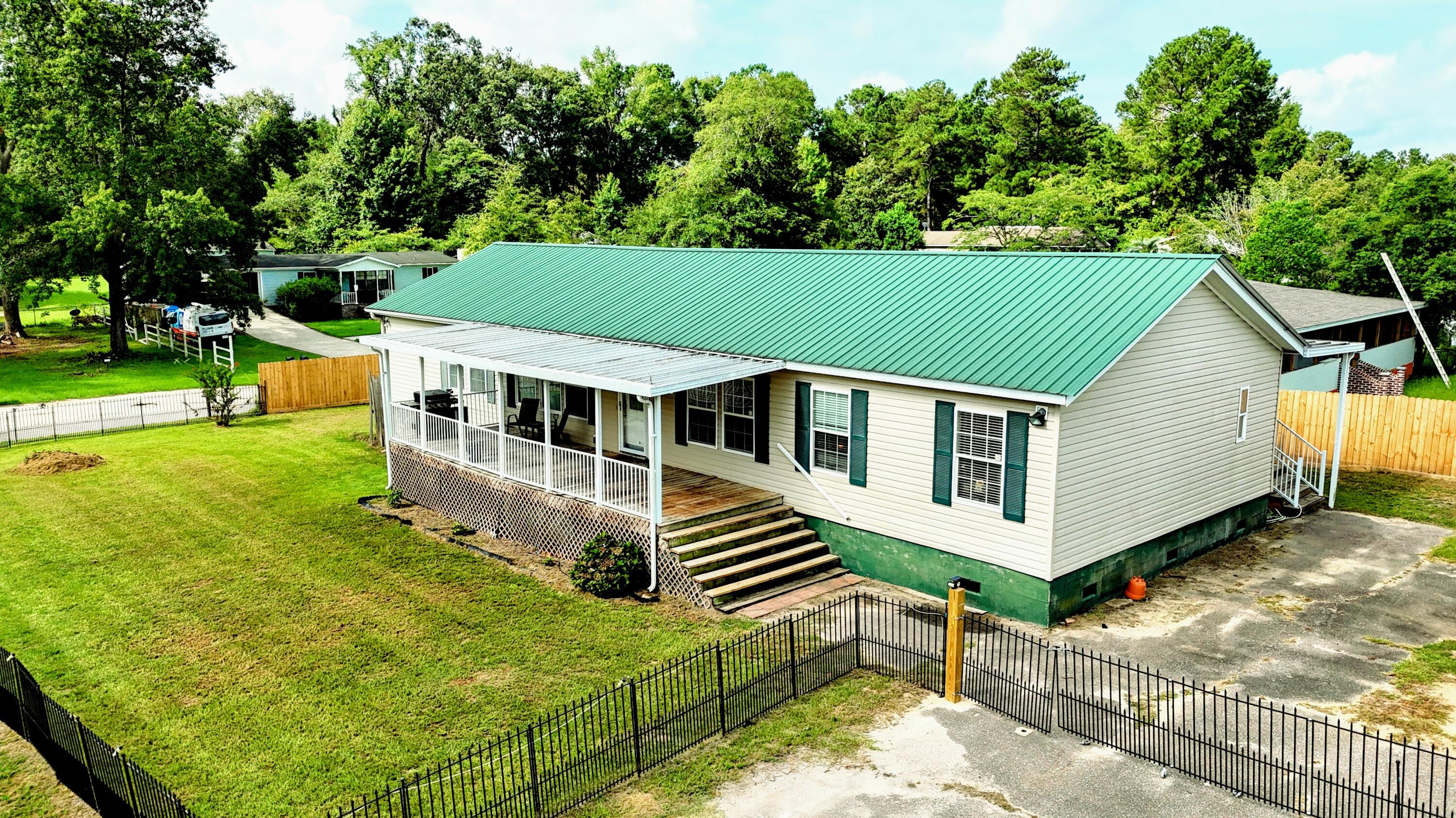 View Summerville, SC 29486 house