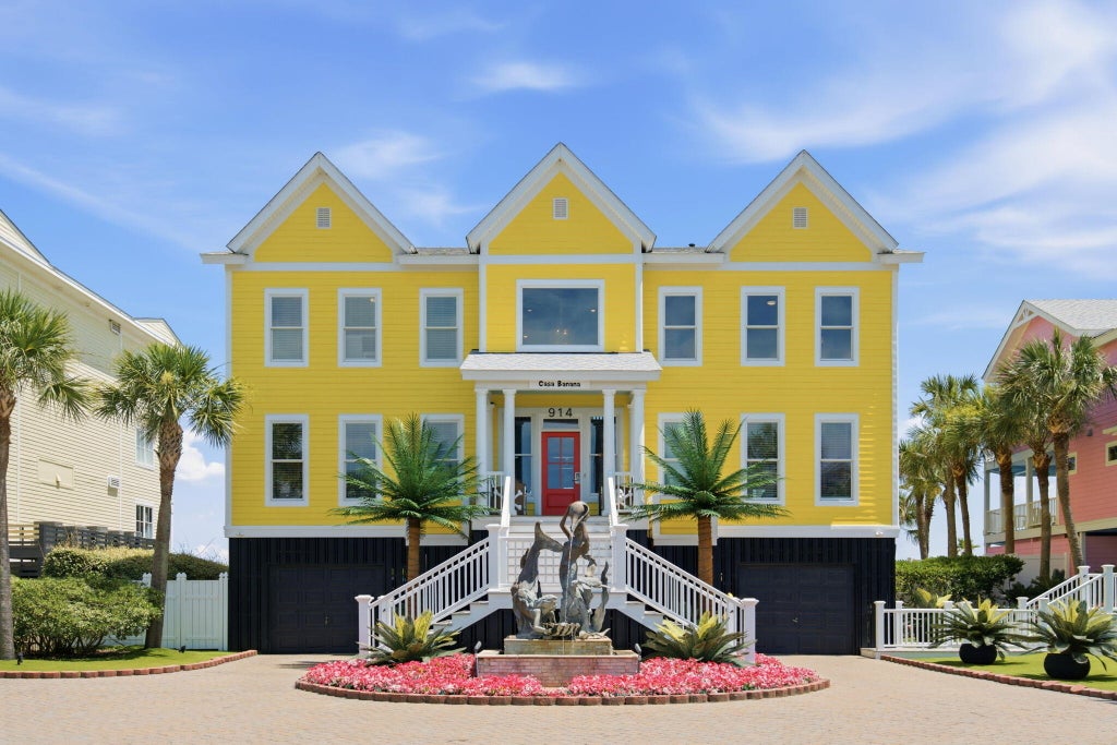 Photo of 914 Ocean Boulevard, Isle of Palms, SC 29451 (MLS # 26018075)