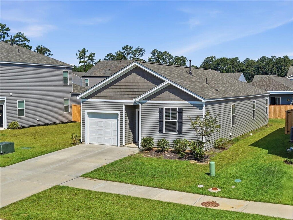 Photo of 120 Hillsford Lane, Summerville, SC 29486 (MLS # 26020961)