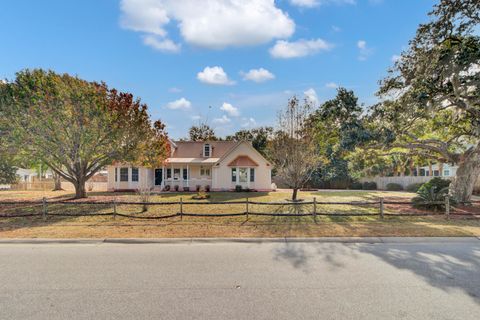 A home in Mount Pleasant