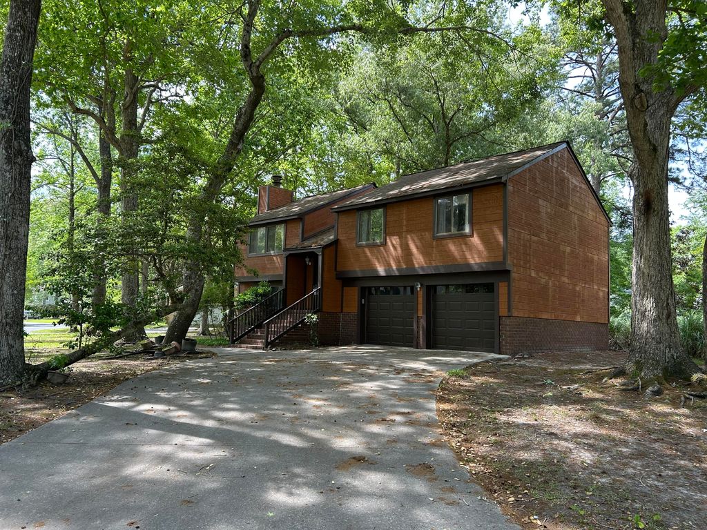 Photo of 101 Timberlake Court, Summerville, SC 29485 (MLS # 26010334)