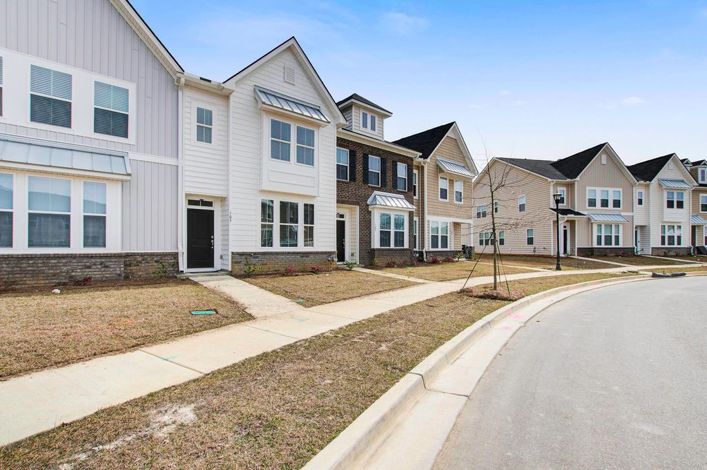 Photo of 105 Pine Gate Drive, Summerville, SC 29483 (MLS # 26017197)