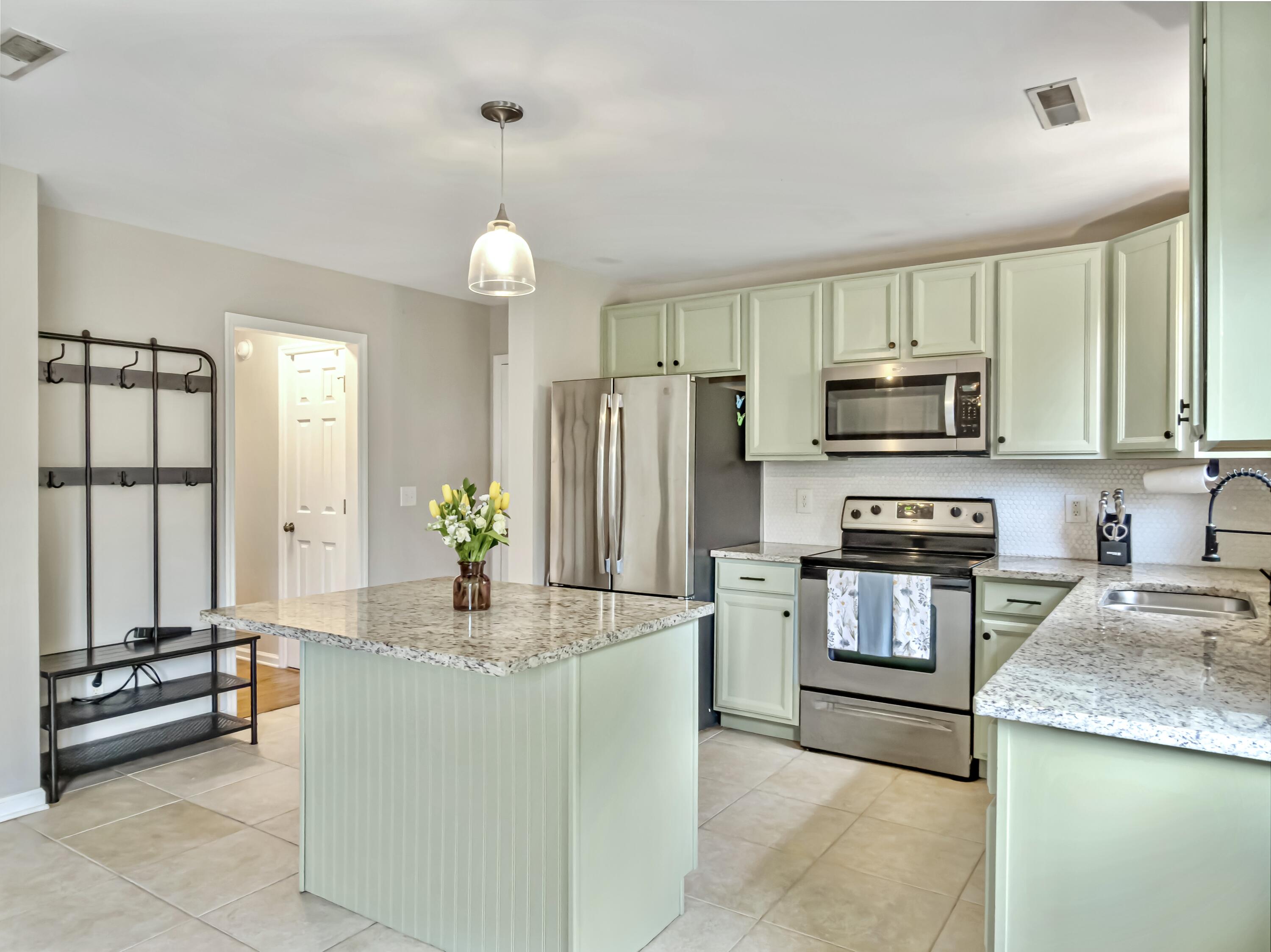 8612 Lindenwood Circle