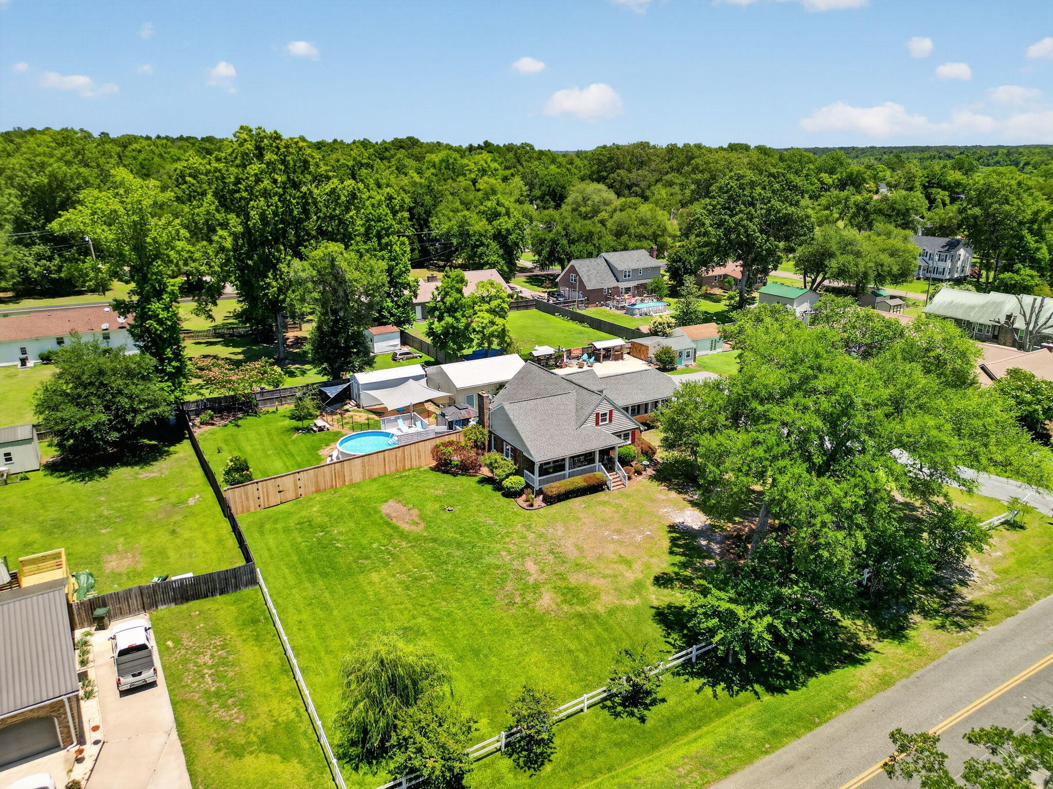 1335 Dennis Boulevard