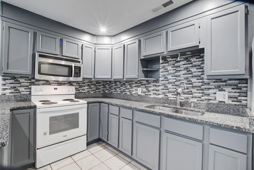 1112 Yeamans Hall Road