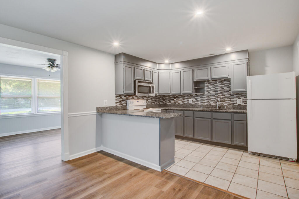 1112 Yeamans Hall Road