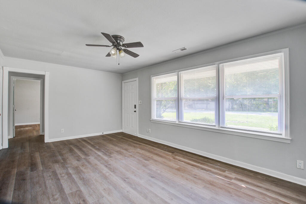 1112 Yeamans Hall Road