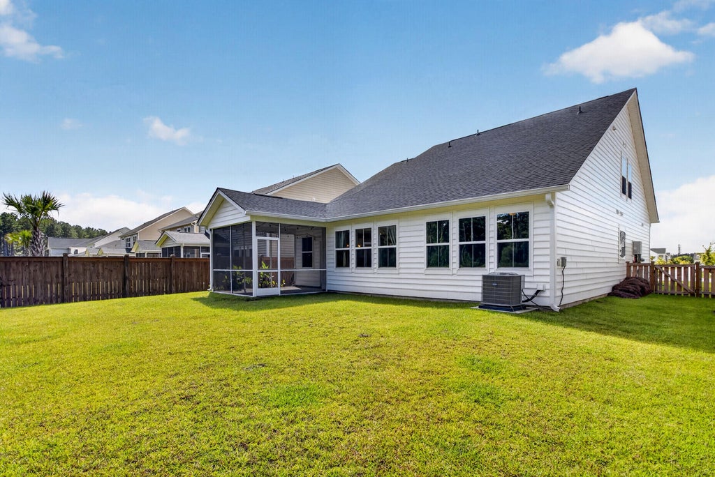 Photo of 995 Arrowwood Way, Summerville, SC 29485 (MLS # 26026860)