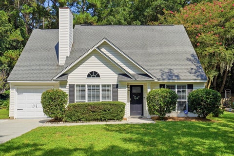 Photo of 1323 Center Lake Drive, Mount Pleasant, SC 29464 (MLS # 26023617)
