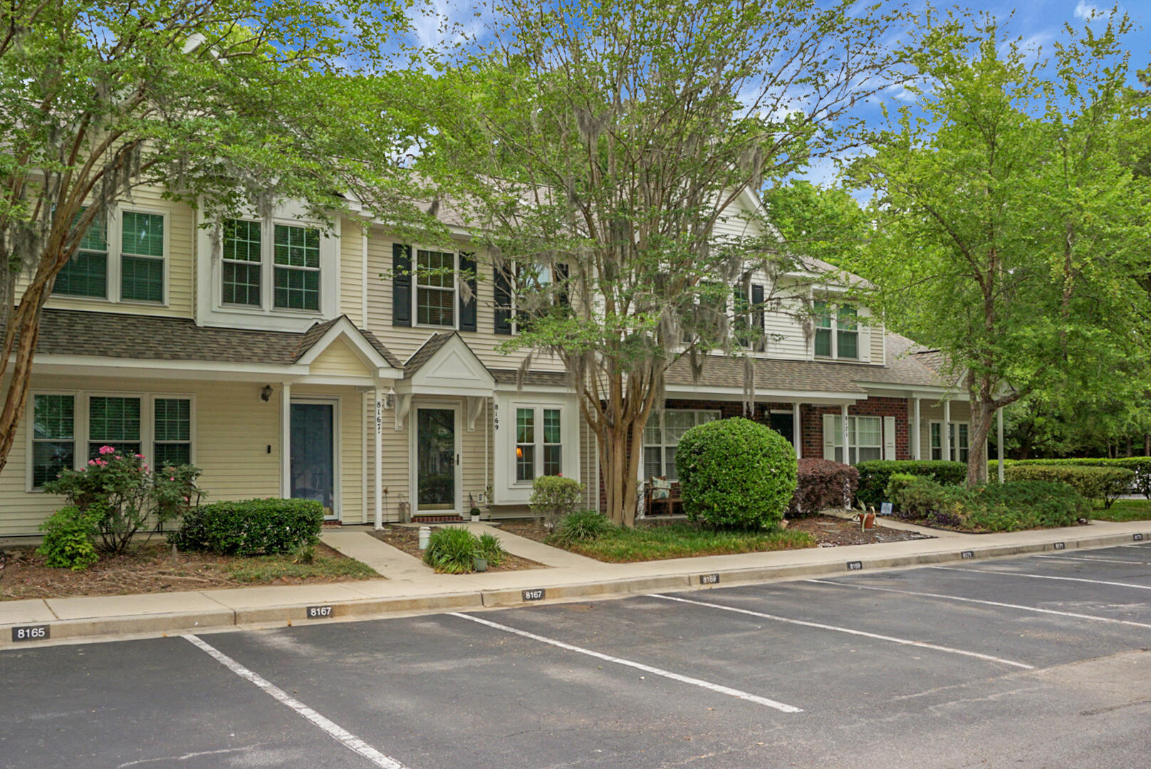 8169 Shadow Oak Drive