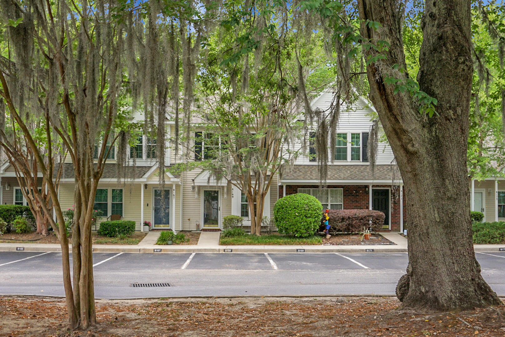 8169 Shadow Oak Drive