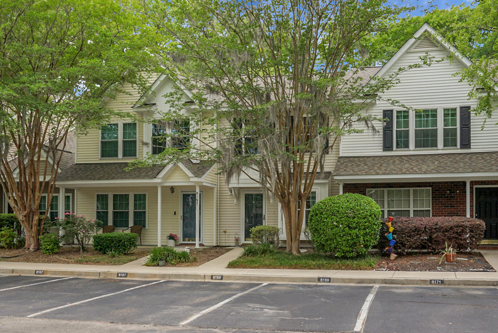 8169 Shadow Oak Drive