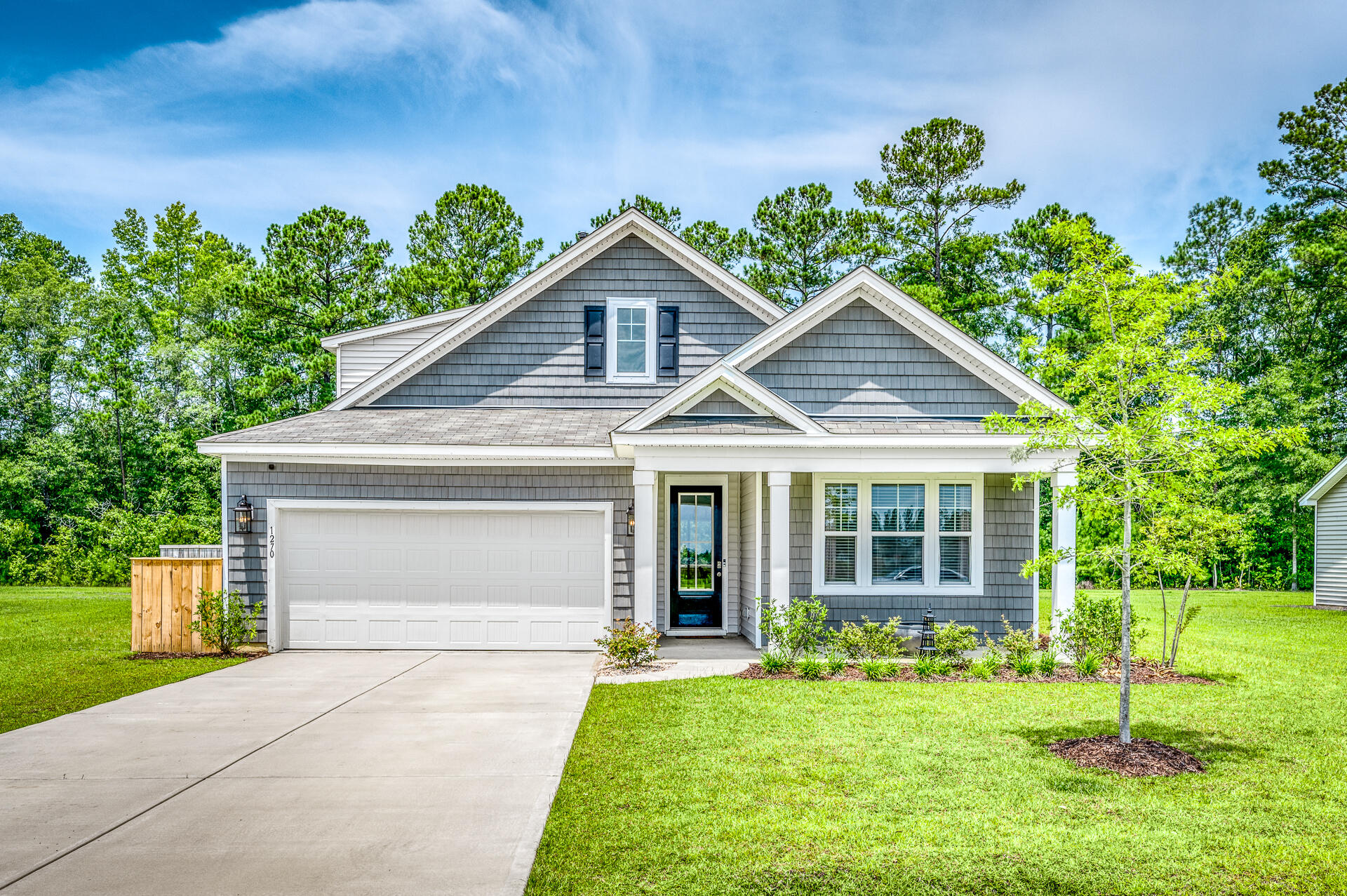 View Huger, SC 29450 house