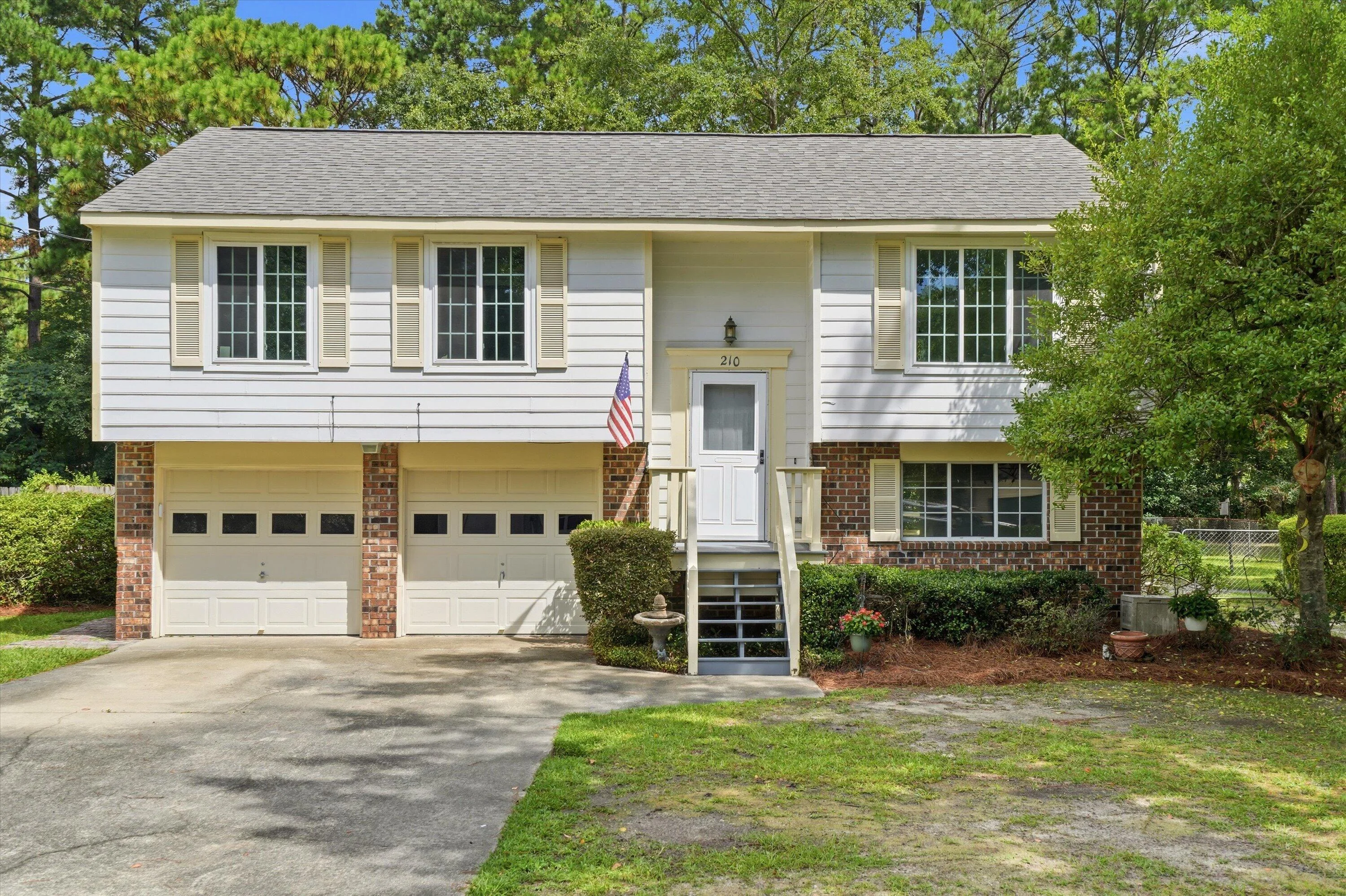 210 White Boulevard