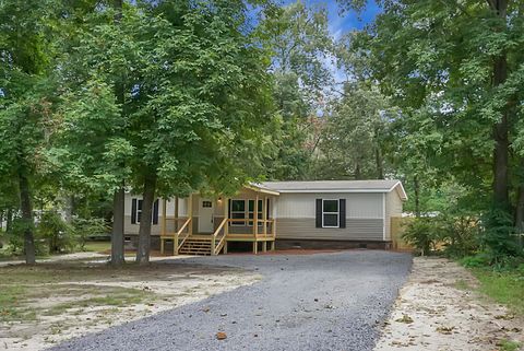 A home in Eutawville