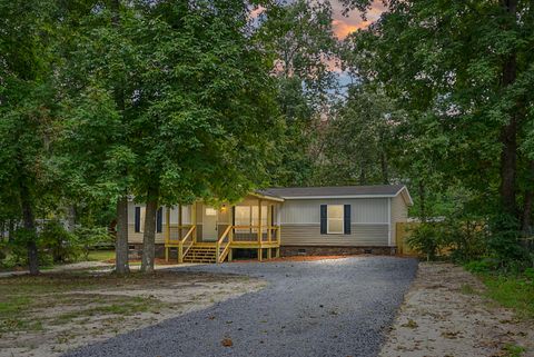 A home in Eutawville