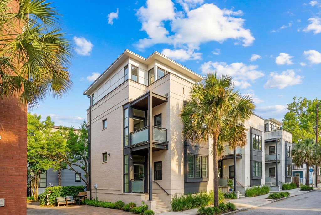 Photo of 193 Saint Philip Street, Charleston, SC 29403 (MLS # 26010087)