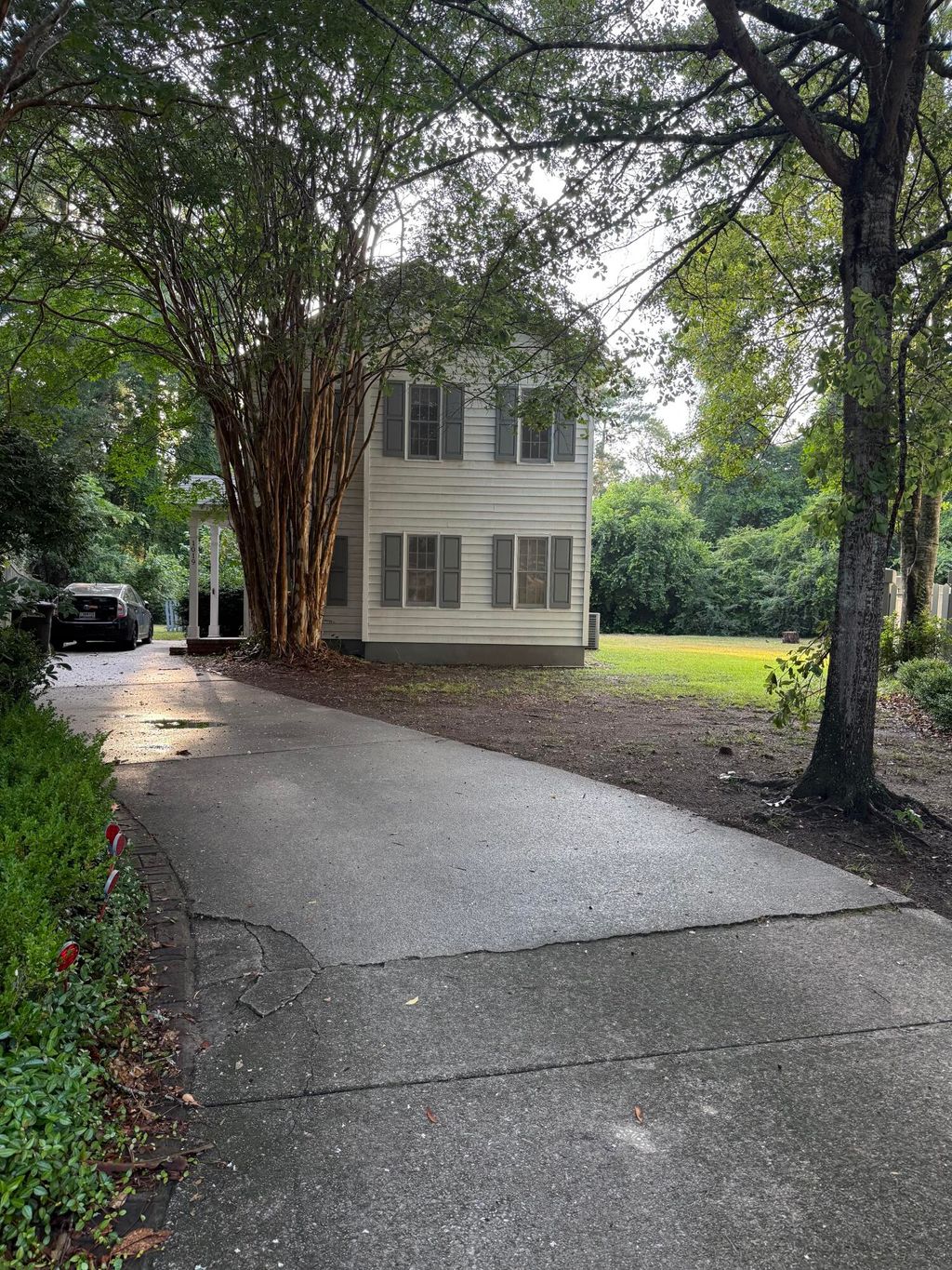 Photo of 1019 Plantation Court, Mount Pleasant, SC 29464 (MLS # 26019677)