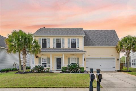 Photo of 146 Back Tee Circle, Summerville, SC 29485 (MLS # 26007479)