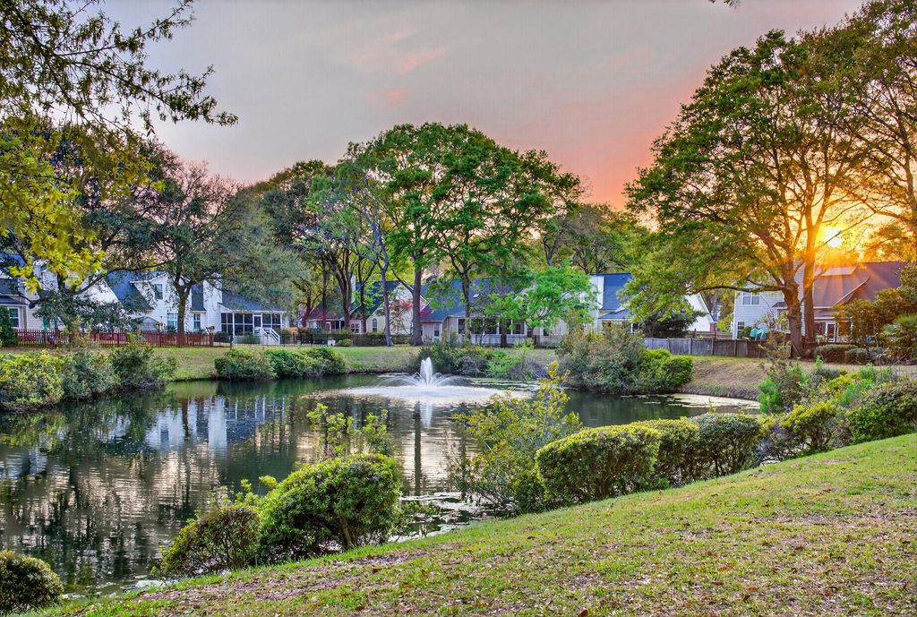 Photo of 668 Majestic Oaks Drive, Charleston, SC 29412 (MLS # 26009358)