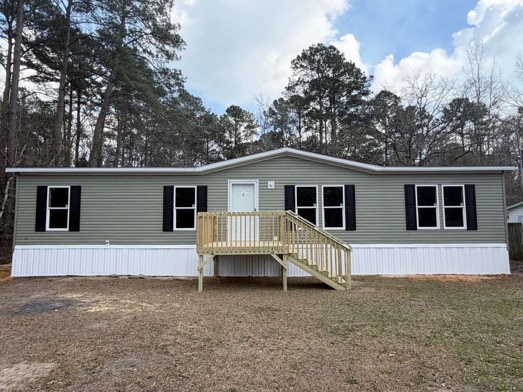 Photo of 214 Hickory Street, Walterboro, SC 29488 (MLS # 26006591)