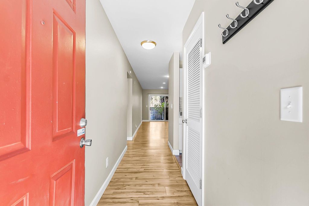 Photo of 1530 Fort Johnson Road #1c, Charleston, SC 29412 (MLS # 26004360)