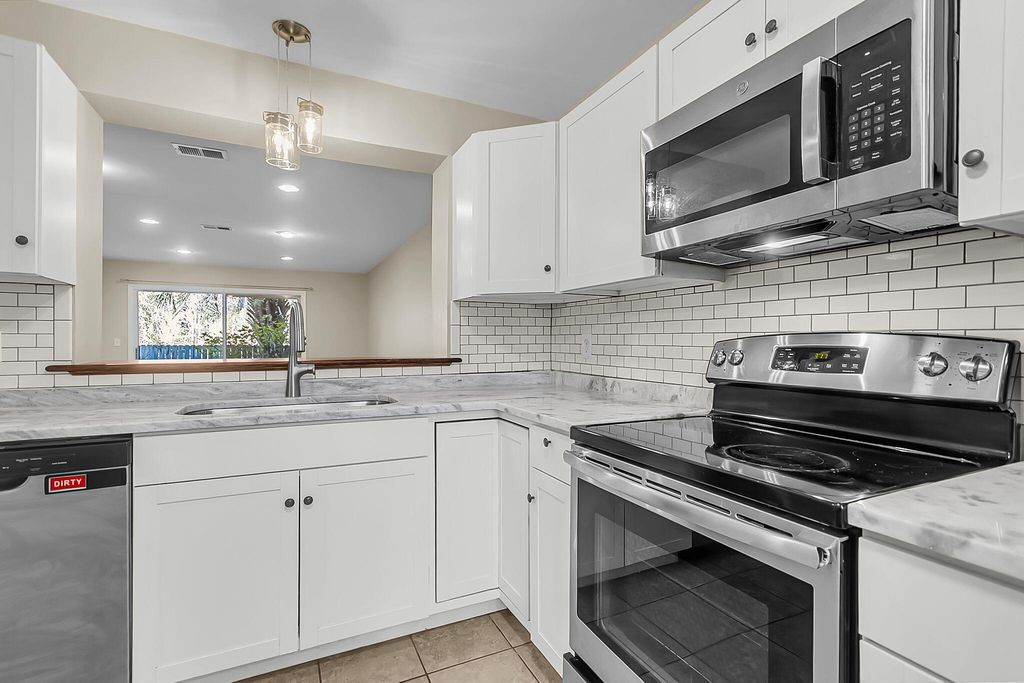 Photo of 1530 Fort Johnson Road #1c, Charleston, SC 29412 (MLS # 26004360)