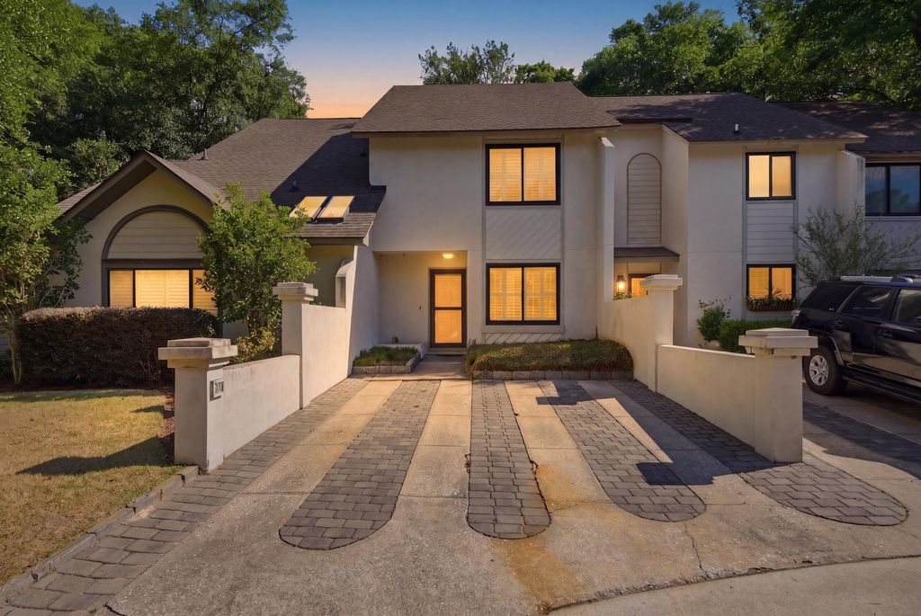 Photo of 321 Lapwing Lane, Mount Pleasant, SC 29464 (MLS # 26013087)