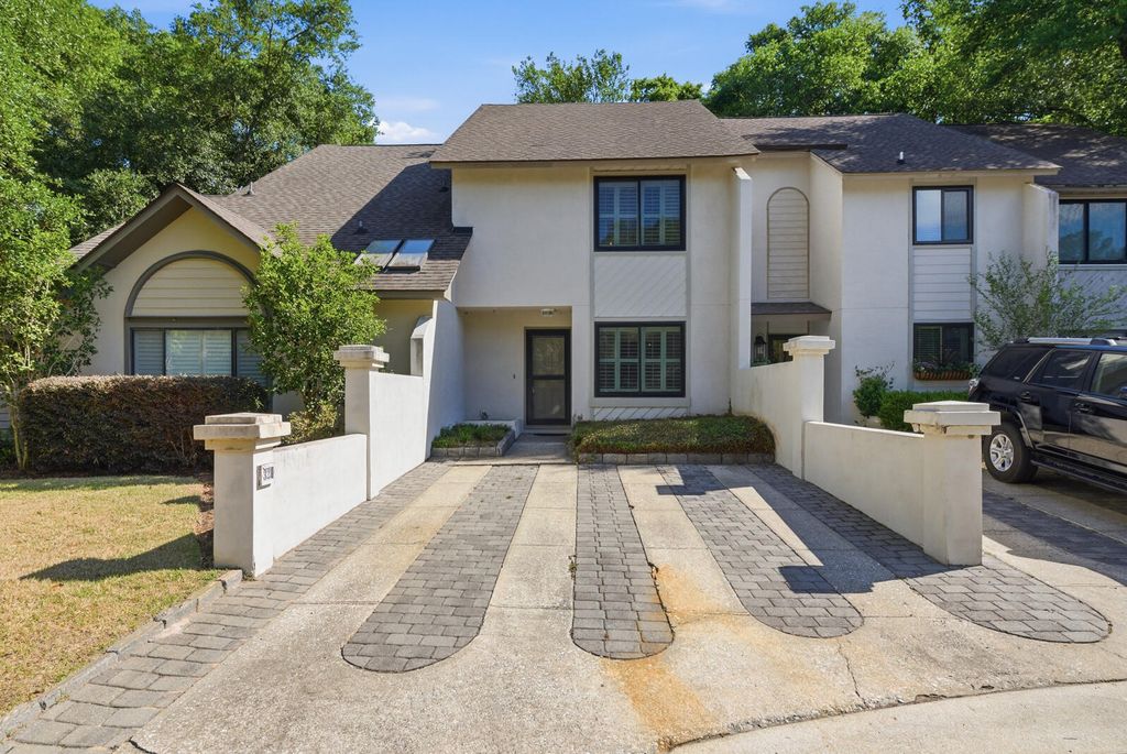 Photo of 321 Lapwing Lane, Mount Pleasant, SC 29464 (MLS # 26013087)