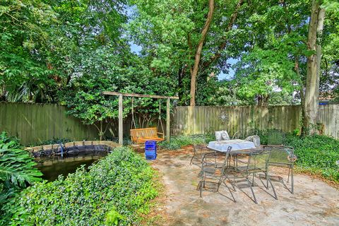 A home in North Charleston