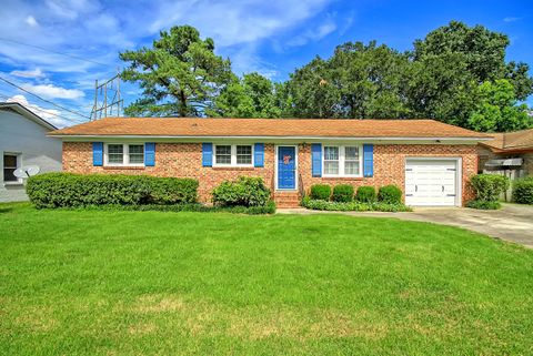 A home in North Charleston