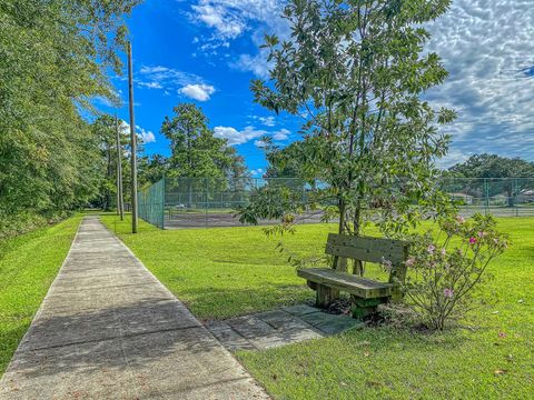 A home in North Charleston