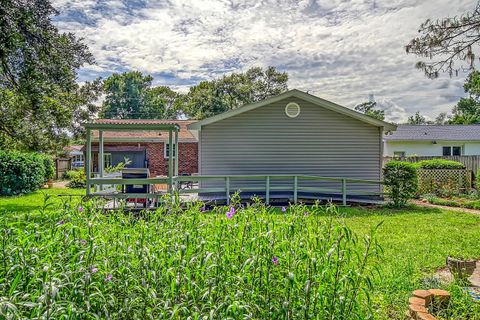 A home in North Charleston