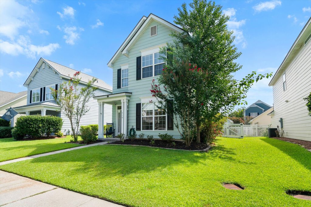 Photo of 319 Pimpernel Street, Summerville, SC 29483 (MLS # 26002925)