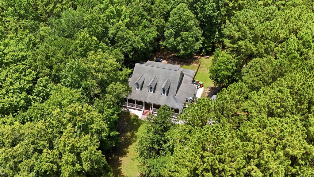 Photo of 1404 Leisure Drive, Summerville, SC 29486 (MLS # 26017149)