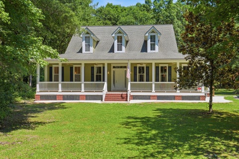 Photo of 1404 Leisure Drive, Summerville, SC 29486 (MLS # 26017149)
