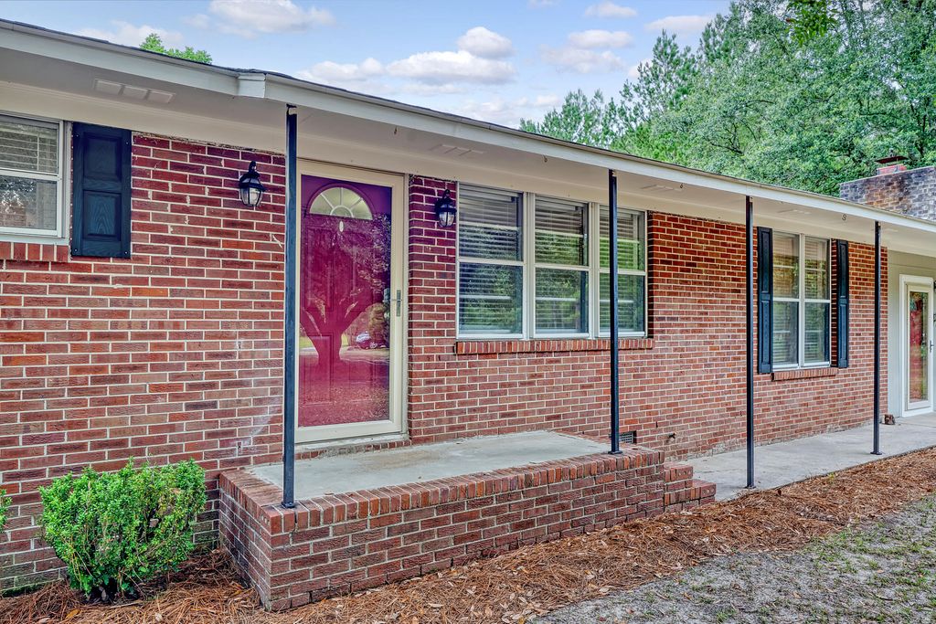 Photo of 421 Mallard Lake Road, Dorchester, SC 29437 (MLS # 26006613)