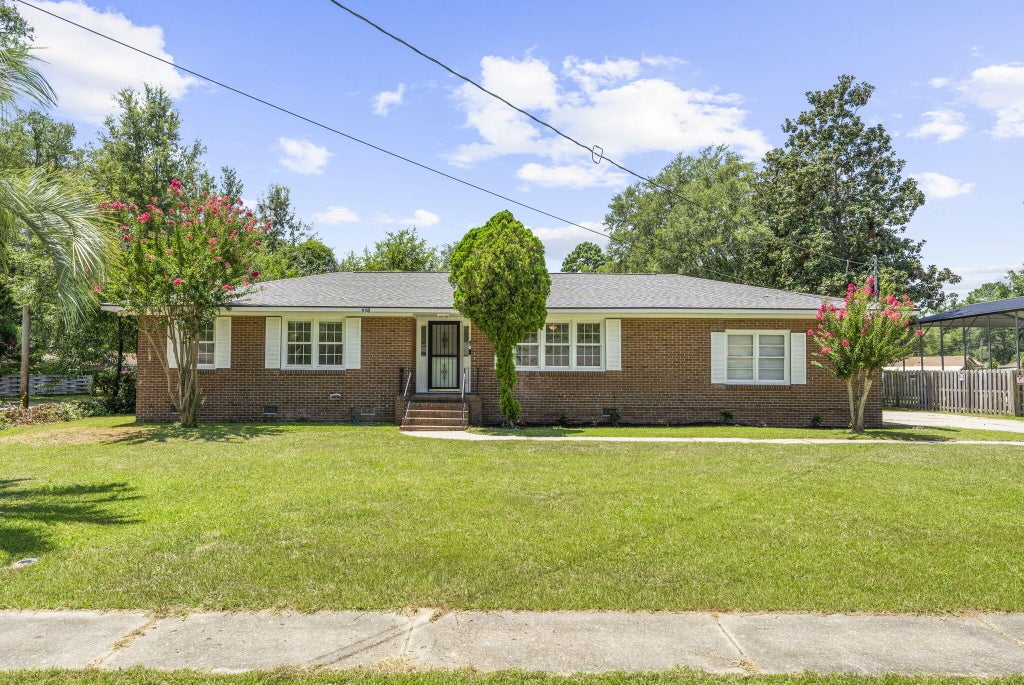 Photo of 110 Farmhill Drive, Summerville, SC 29483 (MLS # 26021153)