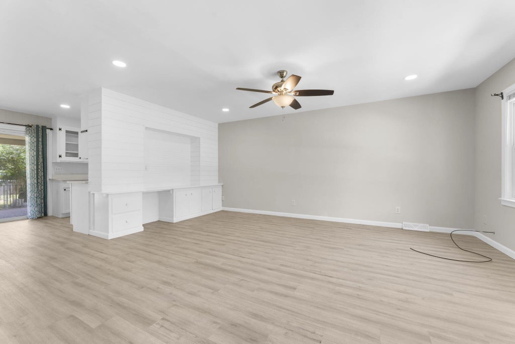 Photo of 110 Farmhill Drive, Summerville, SC 29483 (MLS # 26021153)