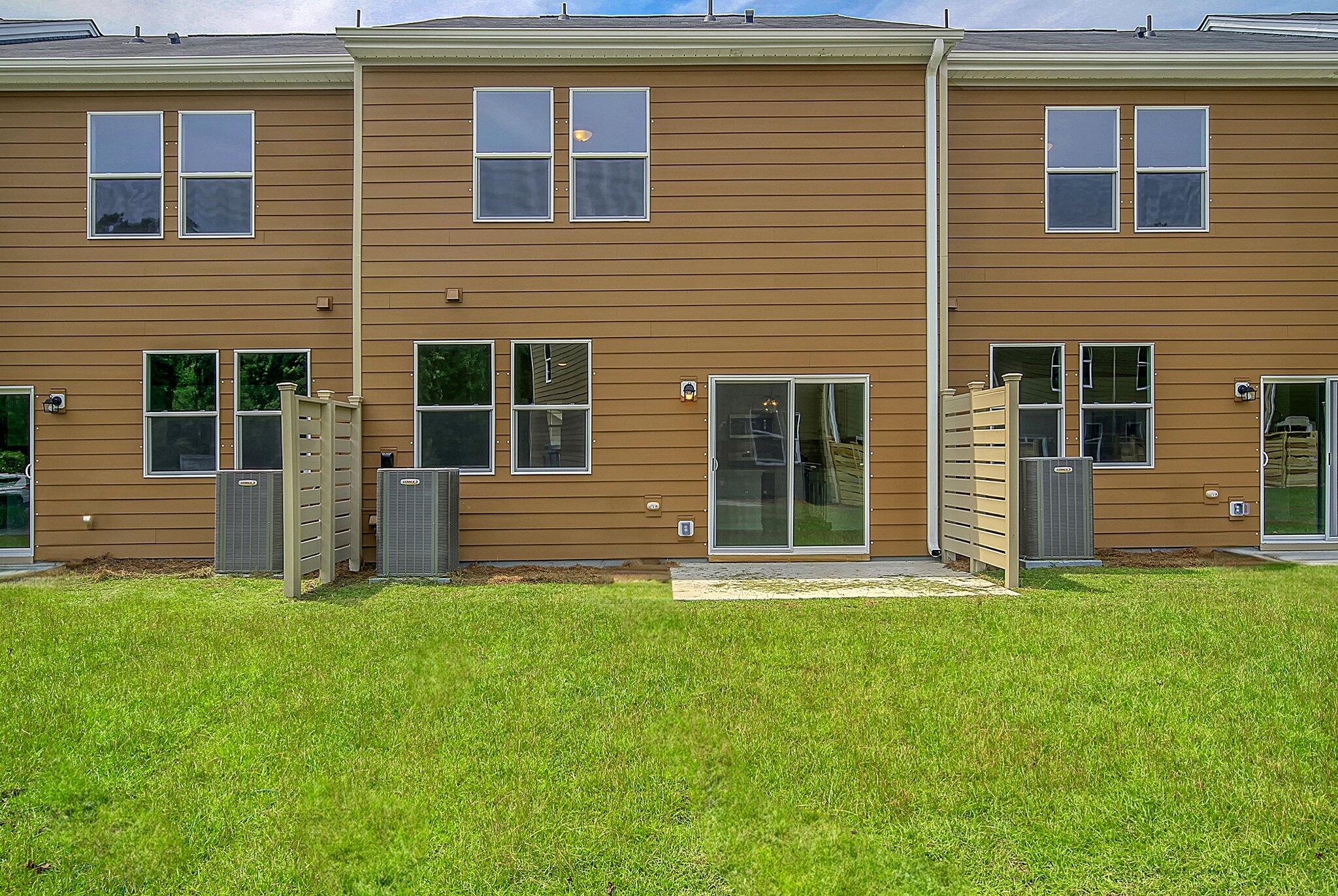 Photo 2 of 39 of 8316 Child'S Cove townhome