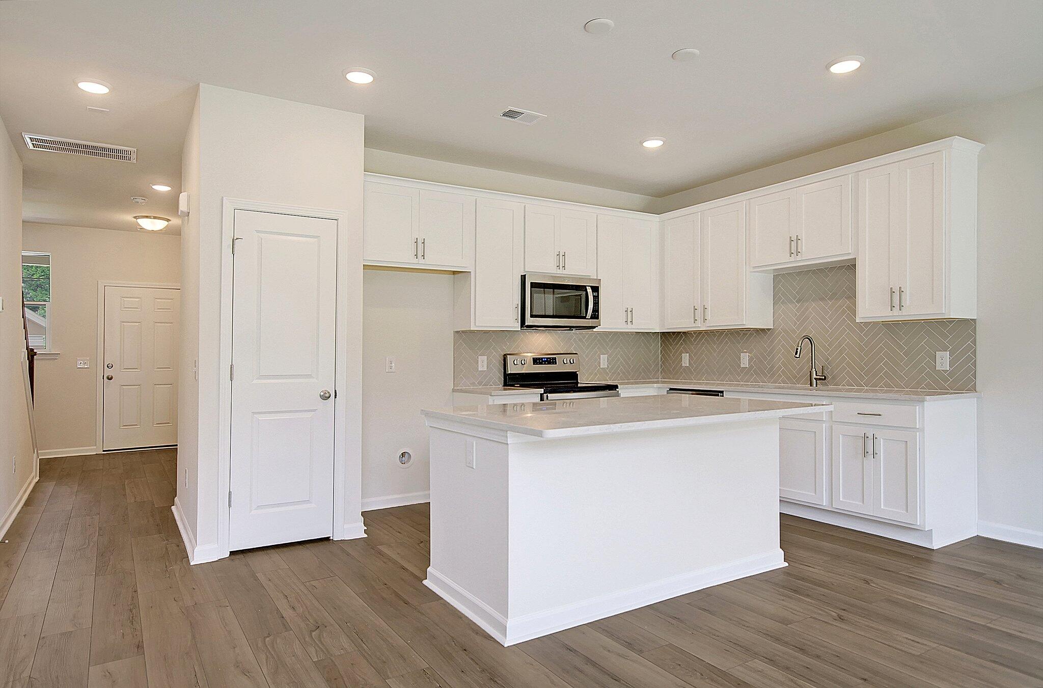 Photo 16 of 39 of 8316 Child'S Cove townhome