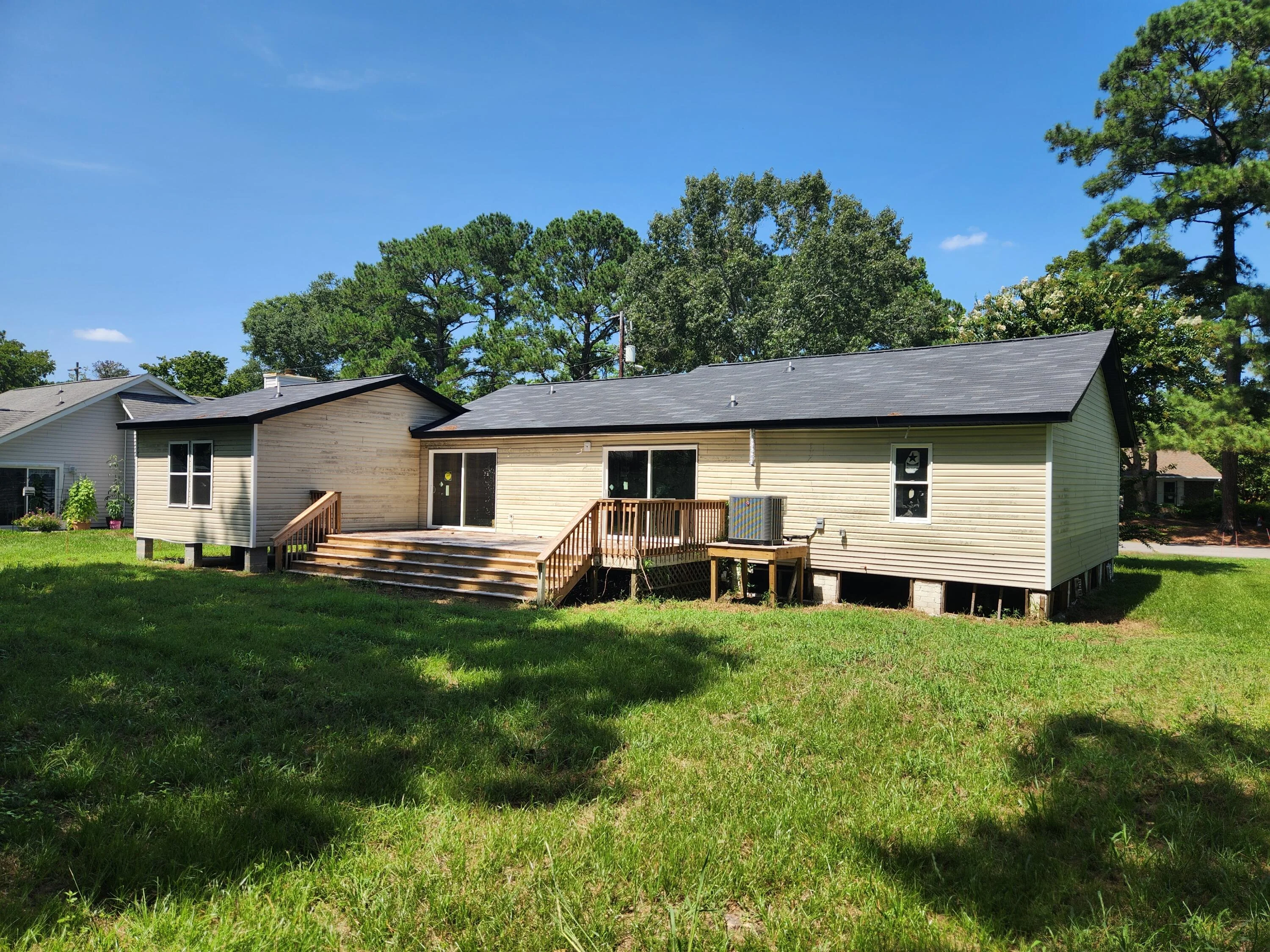 1553 Kentwood Circle